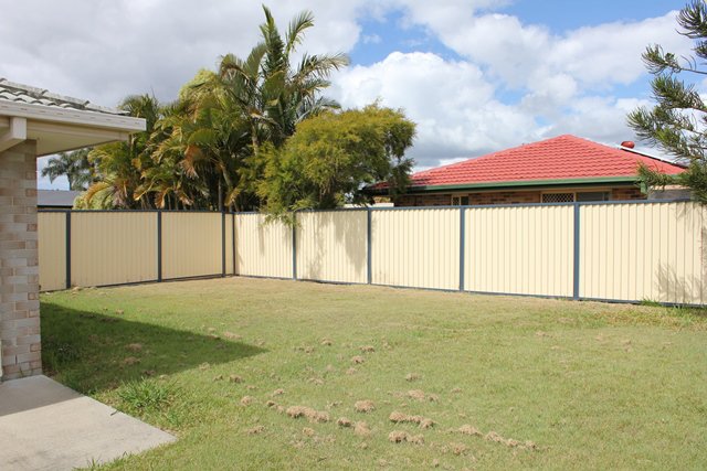 Photo - 1 Tekam Crescent, Tanah Merah QLD 4128 - Image 5
