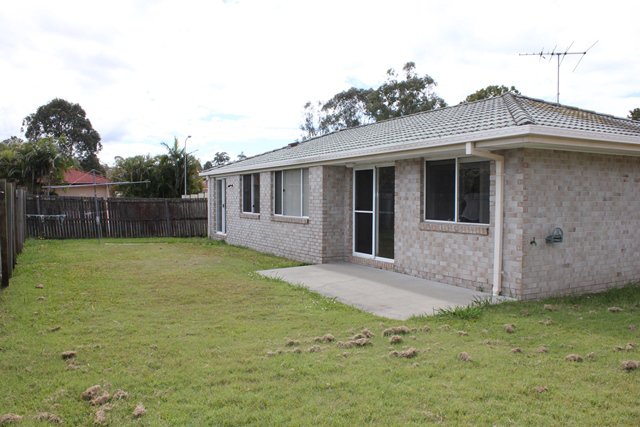 Photo - 1 Tekam Crescent, Tanah Merah QLD 4128 - Image 6