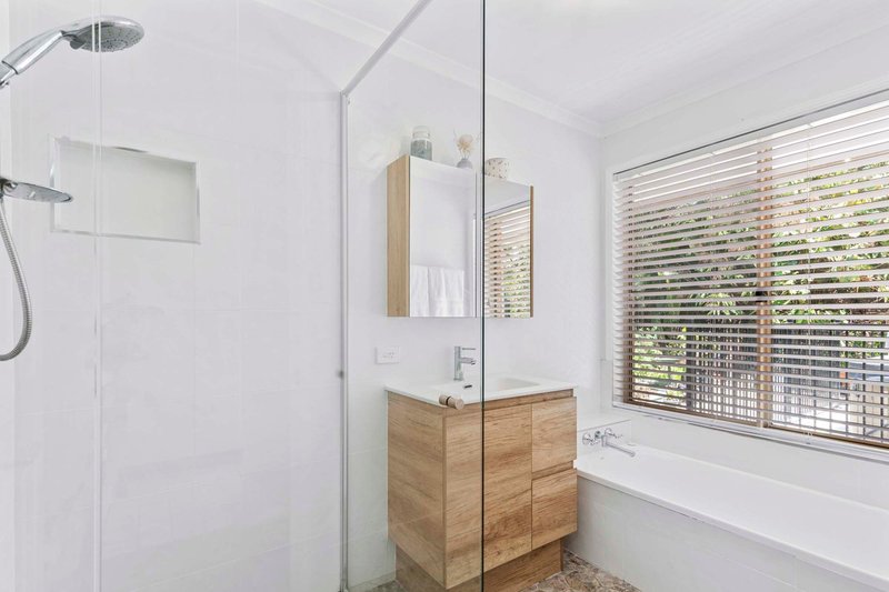 Photo - 1 Telopia Court, Cashmere QLD 4500 - Image 24