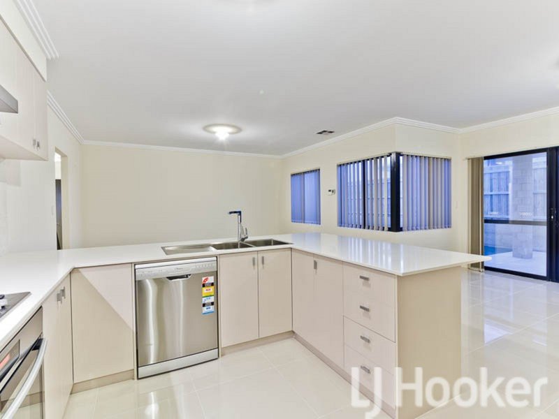 Photo - 1 Teneriffe Rise, Halls Head WA 6210 - Image 7