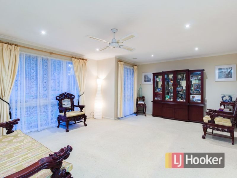 Photo - 1 Terry Court, Hampton Park VIC 3976 - Image 3