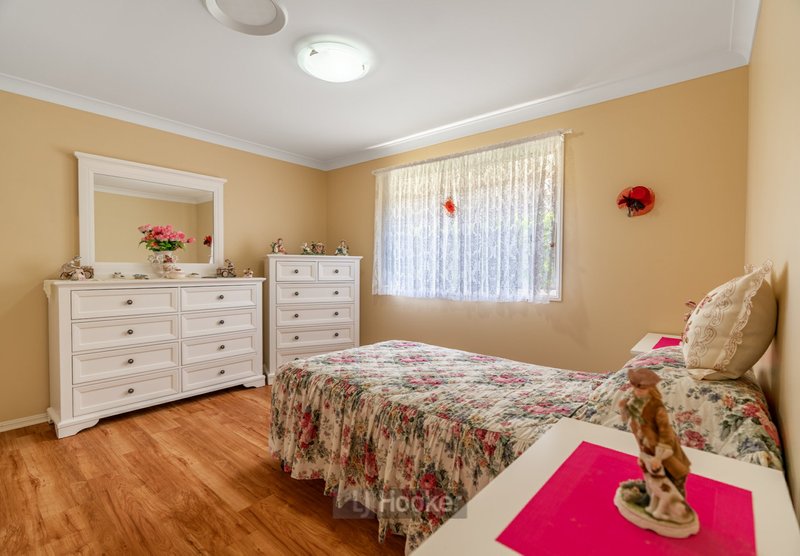 Photo - 1 Thames Drive, Regents Park QLD 4118 - Image 9