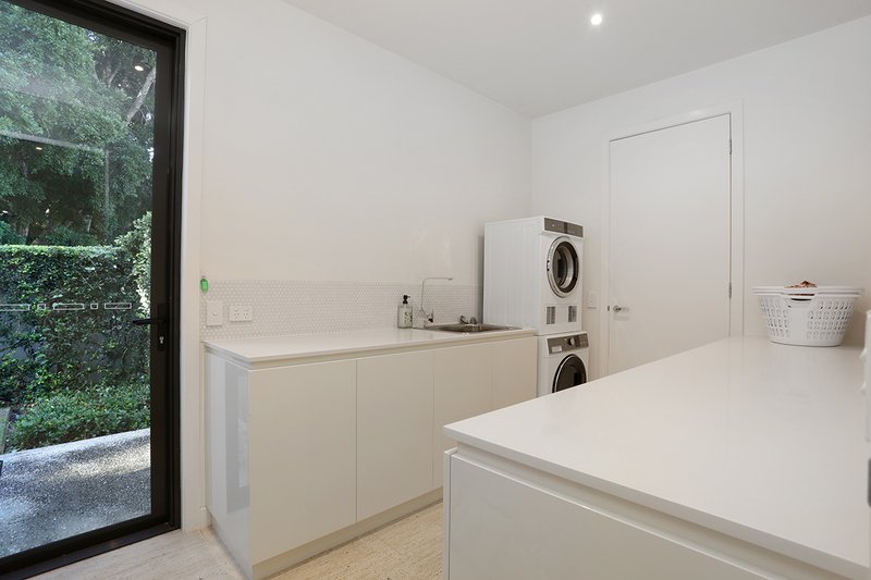 Photo - 1 The Boulevarde , Benowa QLD 4217 - Image 15