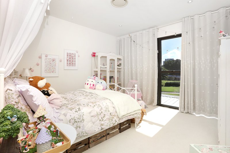 Photo - 1 The Boulevarde , Benowa QLD 4217 - Image 16