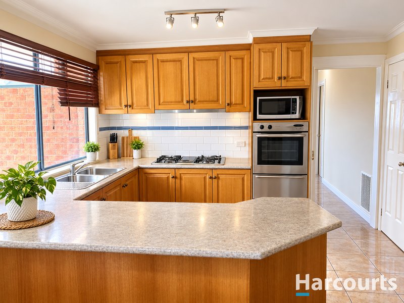 Photo - 1 The Close, Hampton Park VIC 3976 - Image 2