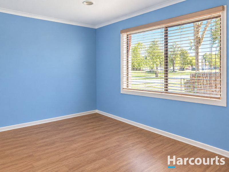 Photo - 1 The Close, Hampton Park VIC 3976 - Image 3