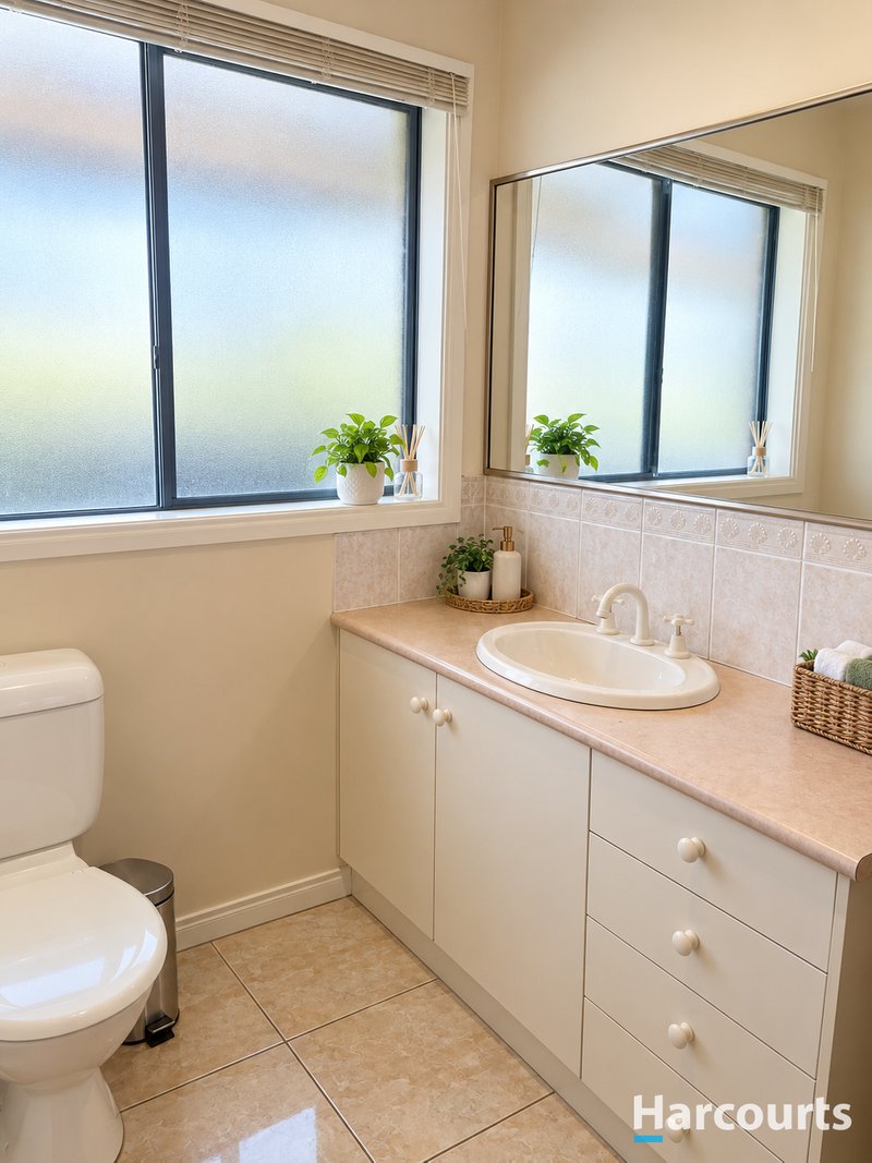 Photo - 1 The Close, Hampton Park VIC 3976 - Image 4