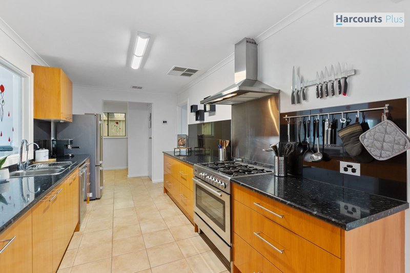 Photo - 1 Thermopylae Crescent, Hallett Cove SA 5158 - Image 8