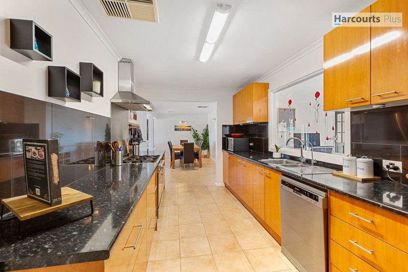 Photo - 1 Thermopylae Crescent, Hallett Cove SA 5158 - Image 9