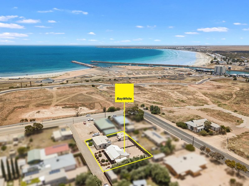 Photo - 1 Thorne Street, Wallaroo SA 5556 - Image 2