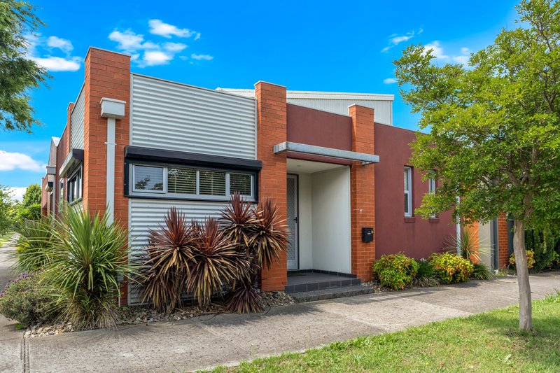 1 Tiree Lane, Craigieburn VIC 3064