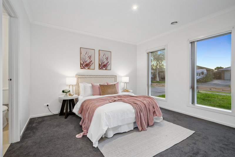 Photo - 1 Tooradin Crescent, Doreen VIC 3754 - Image 7