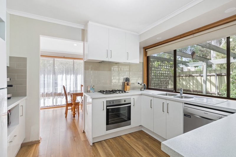 Photo - 1 Topaz Drive, Flagstaff Hill SA 5159 - Image 6