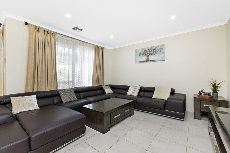 Photo - 1 Torino Crescent, Piara Waters WA 6112 - Image 5