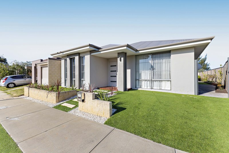 Photo - 1 Torino Crescent, Piara Waters WA 6112 - Image 25