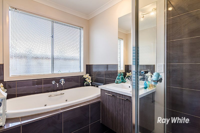 Photo - 1 Torney Street, Cranbourne East VIC 3977 - Image 13