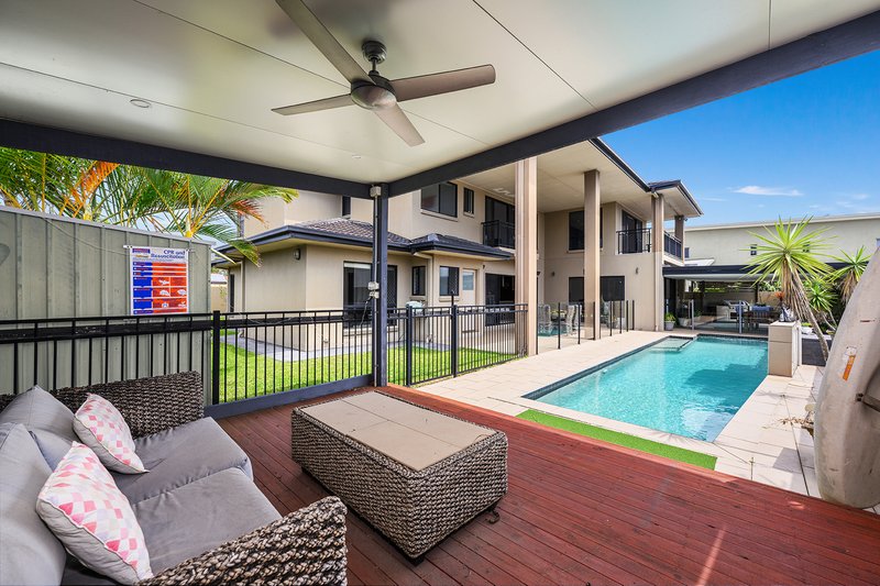 Photo - 1 Tradewinds Avenue, Paradise Point QLD 4216 - Image 9