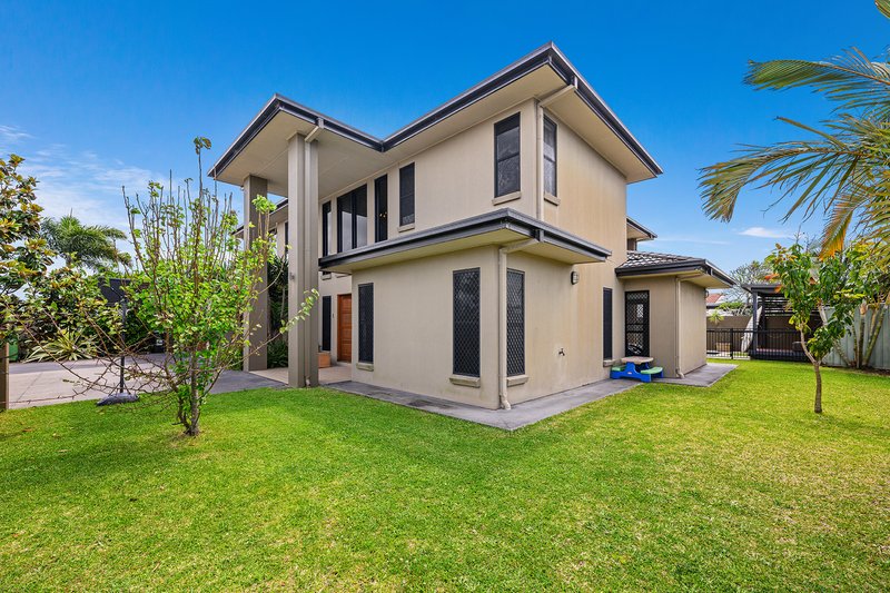 Photo - 1 Tradewinds Avenue, Paradise Point QLD 4216 - Image 27