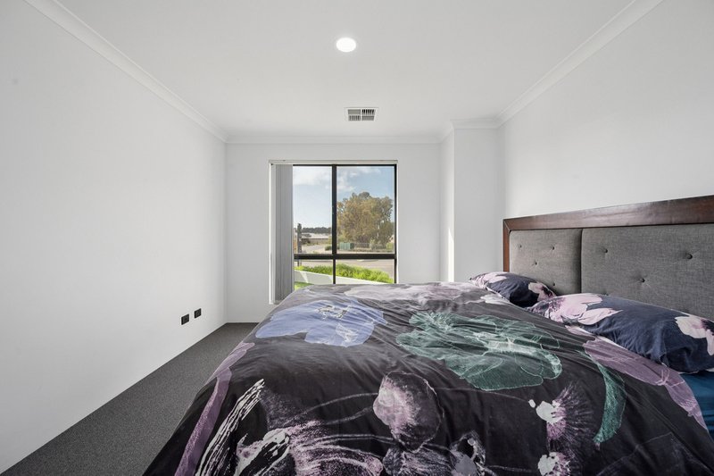 Photo - 1 Tranquil Loop, Baldivis WA 6171 - Image 14