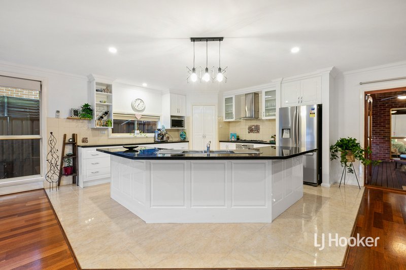 Photo - 1 Trapani Avenue, Point Cook VIC 3030 - Image 9