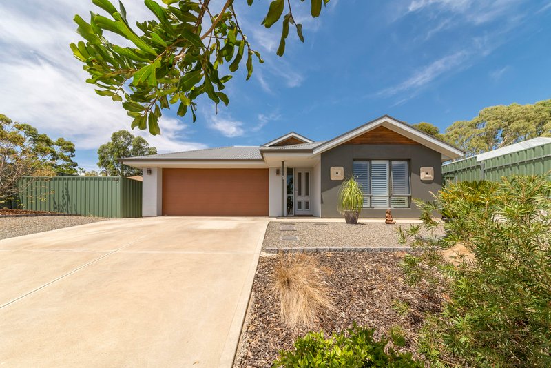 1 Trestrail Circuit, Williamstown SA 5351