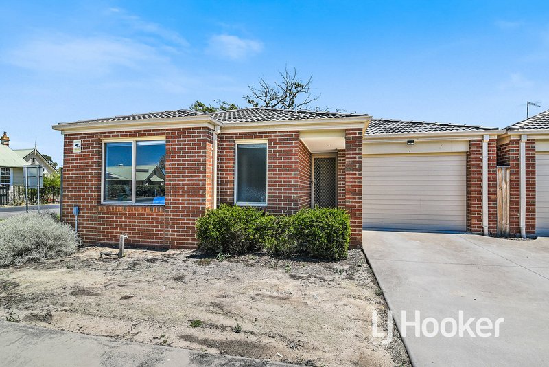 1 Trinidad Walk, Pakenham VIC 3810