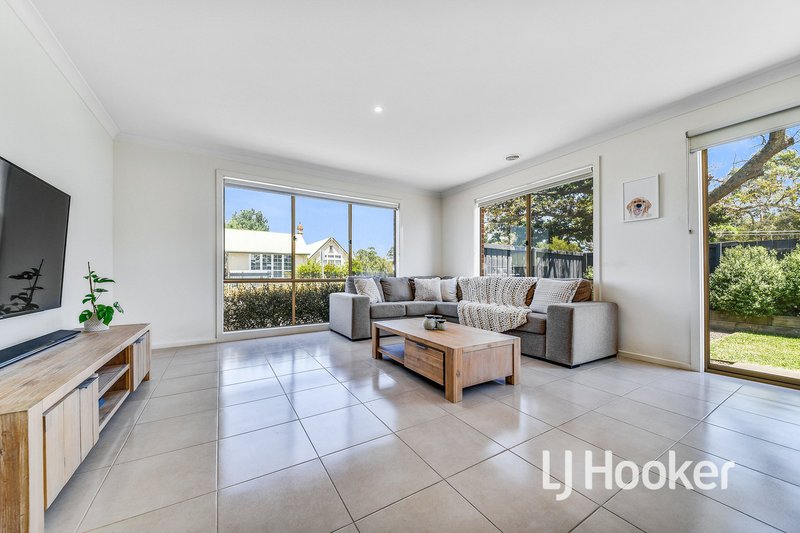 Photo - 1 Trinidad Walk, Pakenham VIC 3810 - Image 2