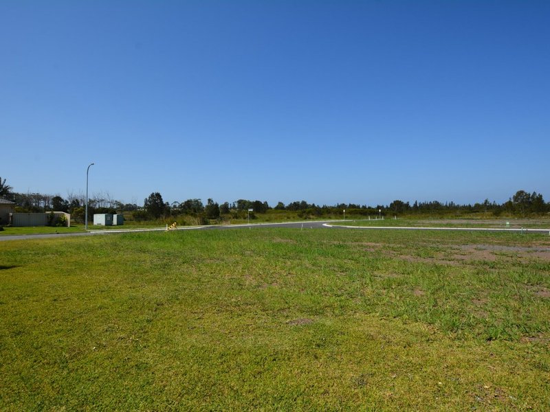 Photo - 1 Tropicbird Crescent, Old Bar NSW 2430 - Image 3