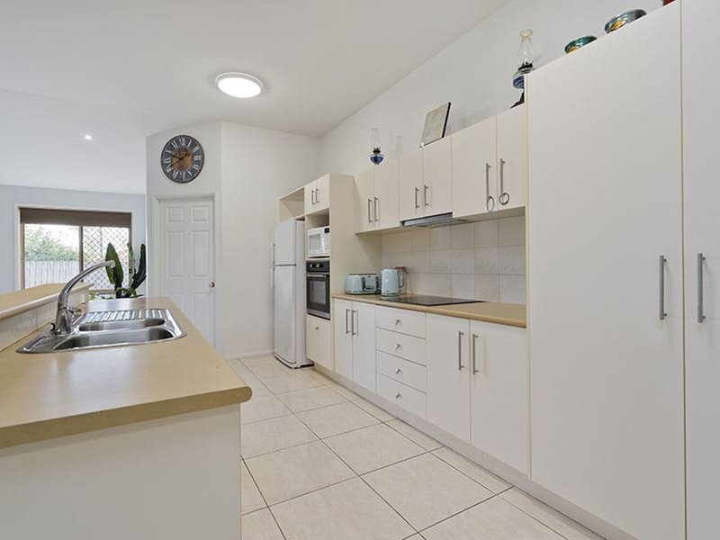 Photo - 1 Tudor Close, Petrie QLD 4502 - Image 3