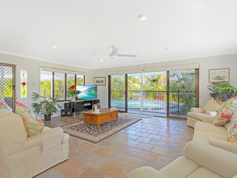 Photo - 1 Tulloch Cres , Mudgeeraba QLD 4213 - Image 8