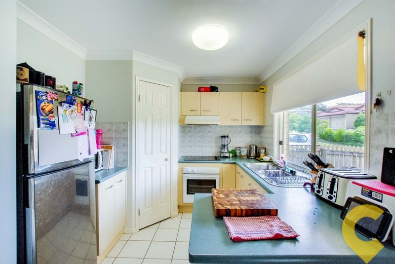 Photo - 1 Vauton Court, Arana Hills QLD 4054 - Image 2