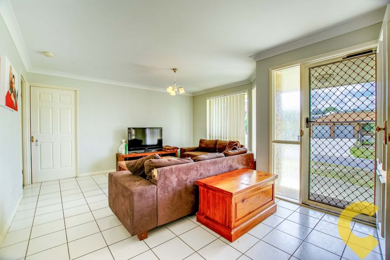 Photo - 1 Vauton Court, Arana Hills QLD 4054 - Image 4