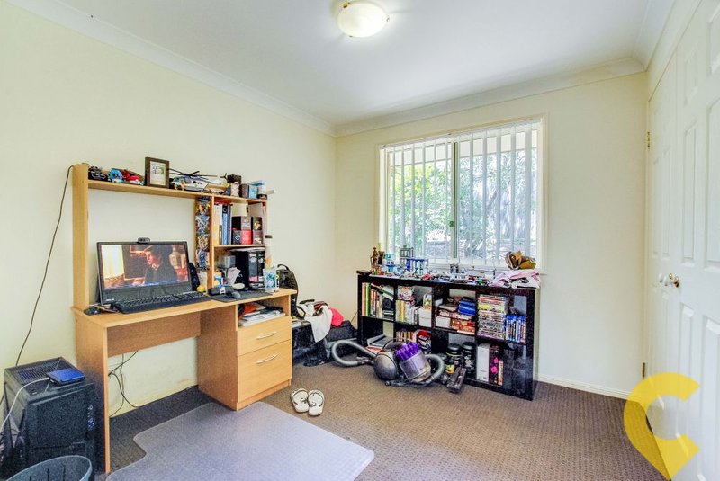 Photo - 1 Vauton Court, Arana Hills QLD 4054 - Image 10