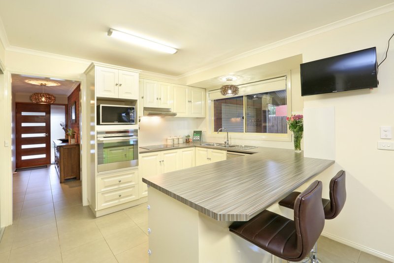 Photo - 1 Veedale Court, Lara VIC 3212 - Image 3