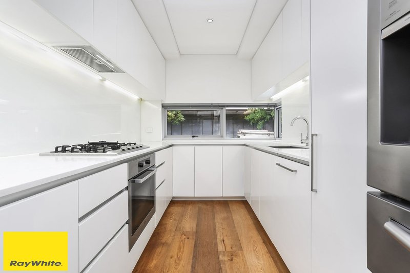 Photo - 1 Victoria Park Prade , Zetland NSW 2017 - Image 5