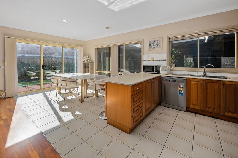 Photo - 1 Vincent Drive, South Morang VIC 3752 - Image 7