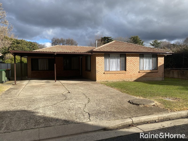 1 Wade Place, Orange NSW 2800