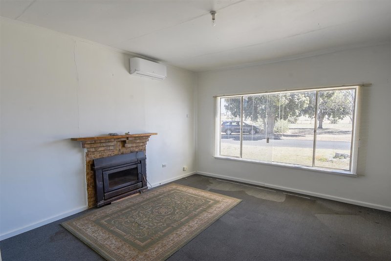 Photo - 1 Wallace Street, Apsley VIC 3319 - Image 3