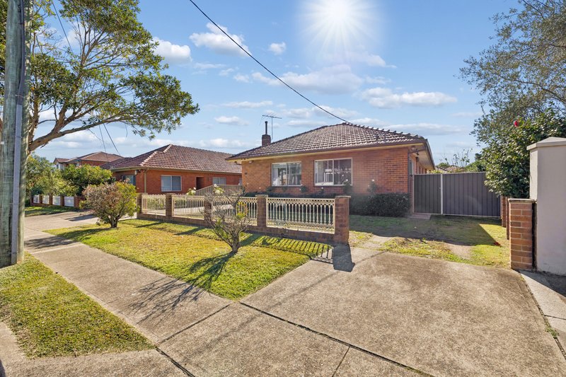 Photo - 1 Wallace Street, Concord NSW 2137 - Image 1