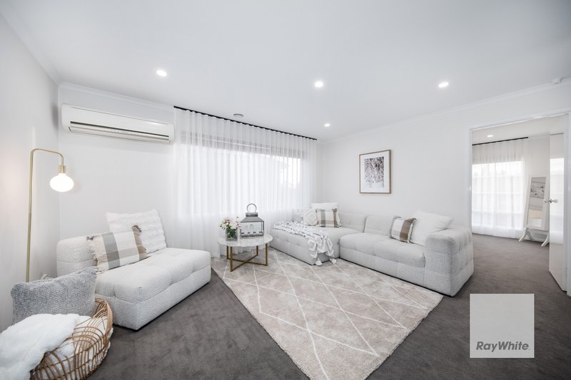 Photo - 1 Waranga Way, Taylors Hill VIC 3037 - Image 11