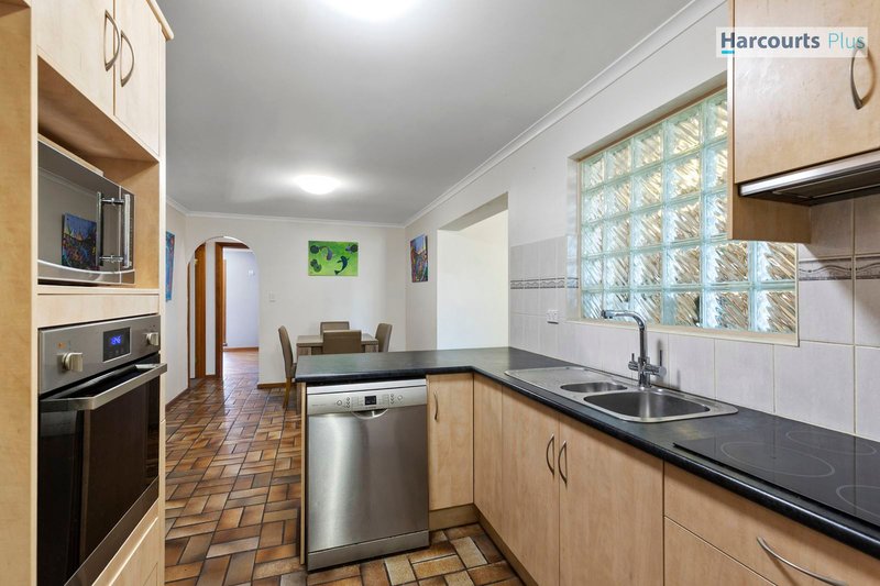 Photo - 1 Warawee Place, Hallett Cove SA 5158 - Image 5