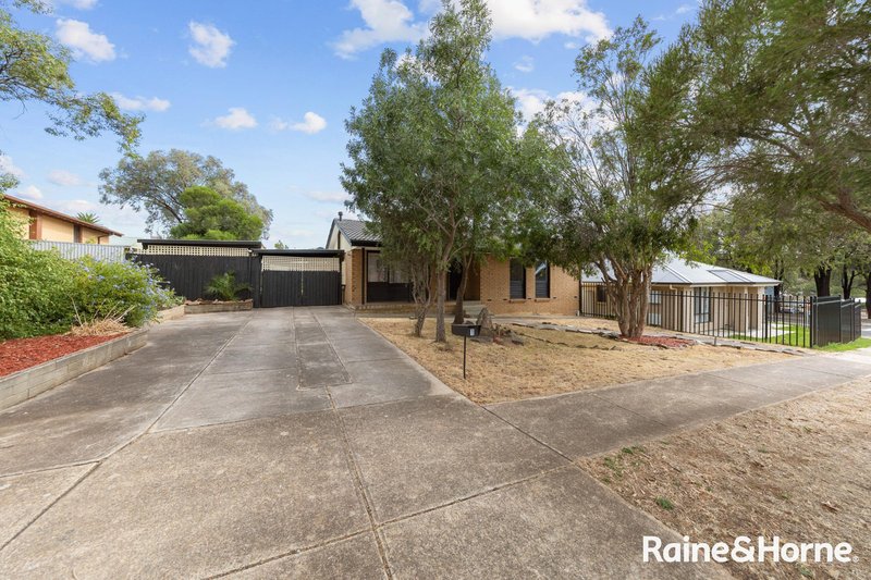 1 Warsaw Crescent, Hackham West SA 5163