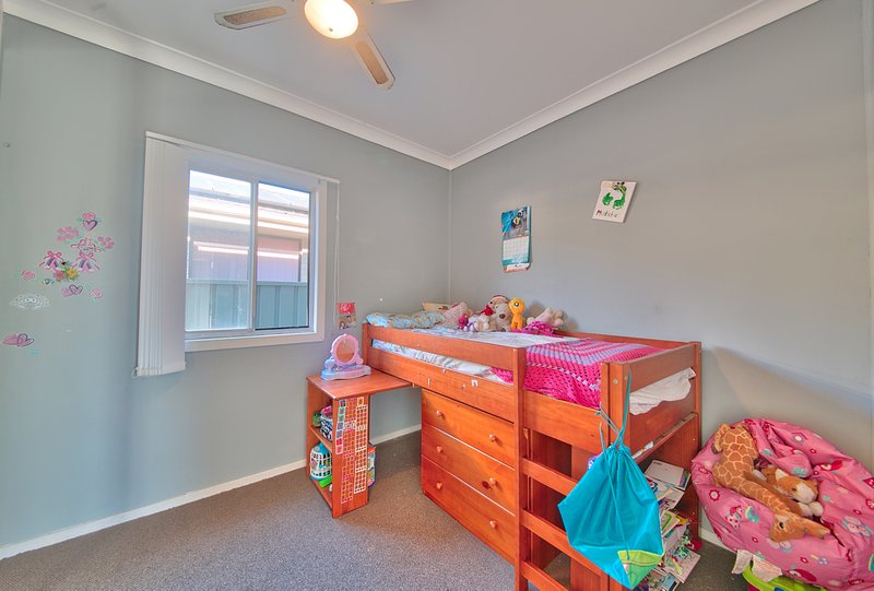 Photo - 1 Warwick Street, Minto NSW 2566 - Image 6