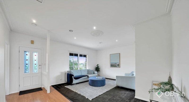 Photo - 1 Waterside Close, Hoppers Crossing VIC 3029 - Image 2