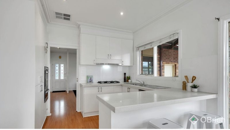 Photo - 1 Waterside Close, Hoppers Crossing VIC 3029 - Image 5