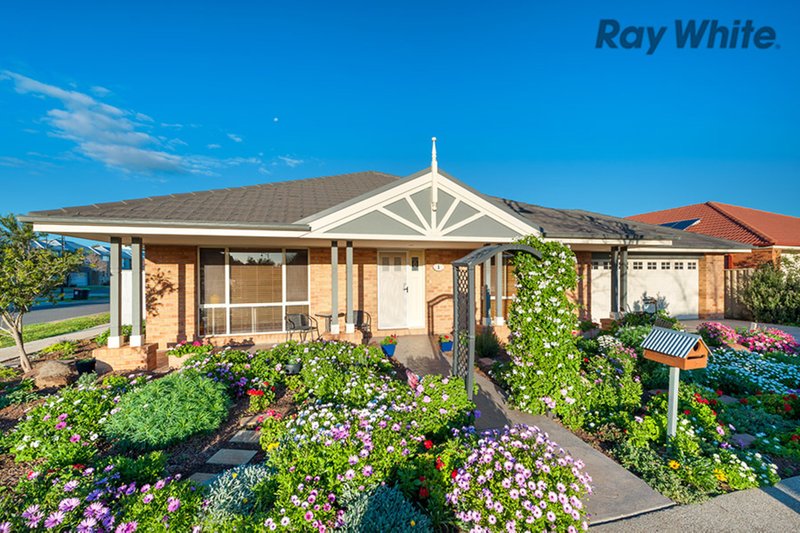 1 Wattlepark Street, Caroline Springs VIC 3023