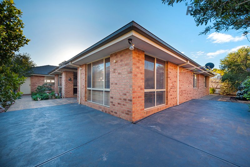 Photo - 1 Wattlepark Street, Caroline Springs VIC 3023 - Image 8