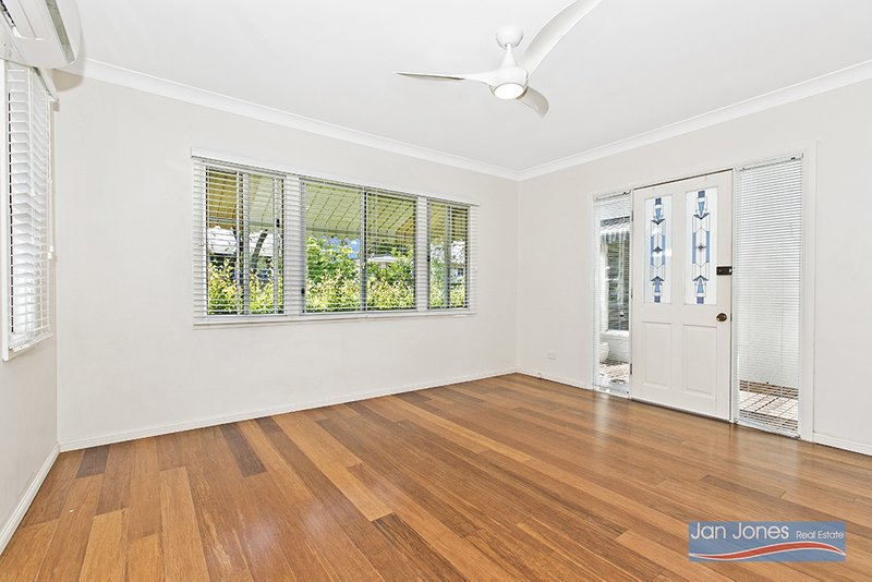 Photo - 1 Weaber Street, Clontarf QLD 4019 - Image 4