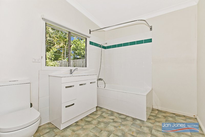 Photo - 1 Weaber Street, Clontarf QLD 4019 - Image 12