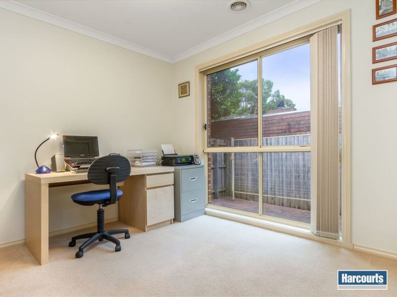 Photo - 1 Weeks Close, Rowville VIC 3178 - Image 6